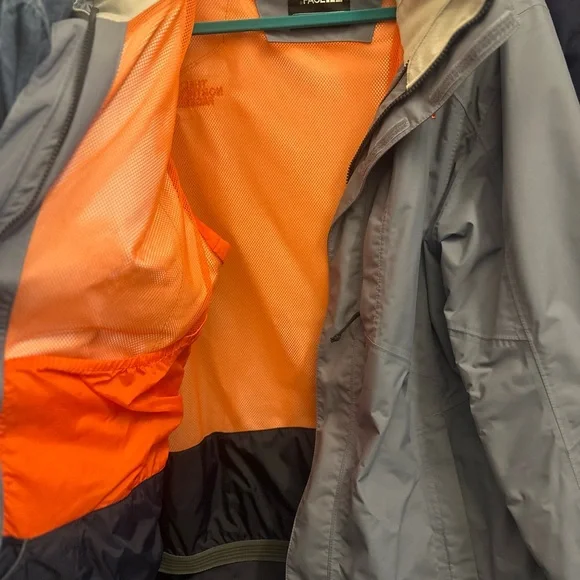 The North Face Men's Gray Jacket - Picture 2 of 6